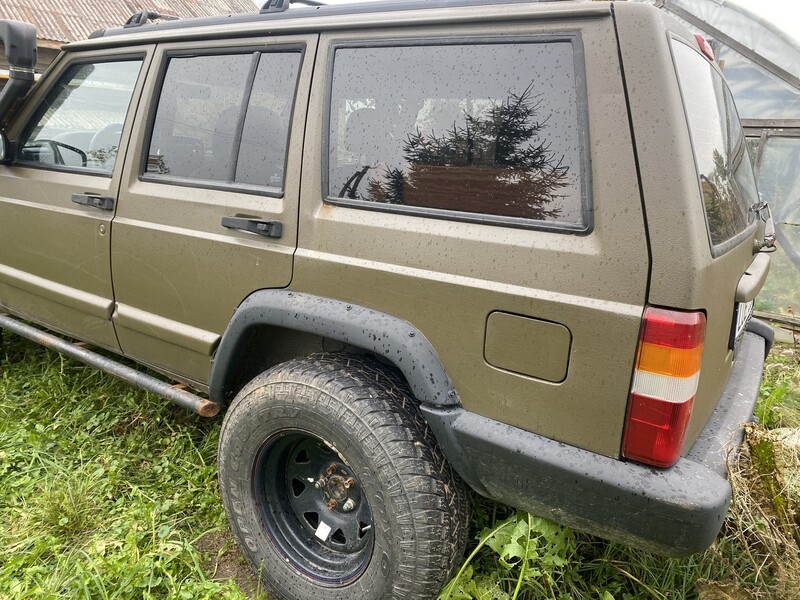 Photo 2 - Jeep Cherokee 1998 y Off-road / Crossover