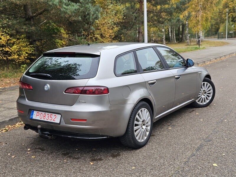 Фотография 7 - Alfa Romeo 159 2007 г Универсал