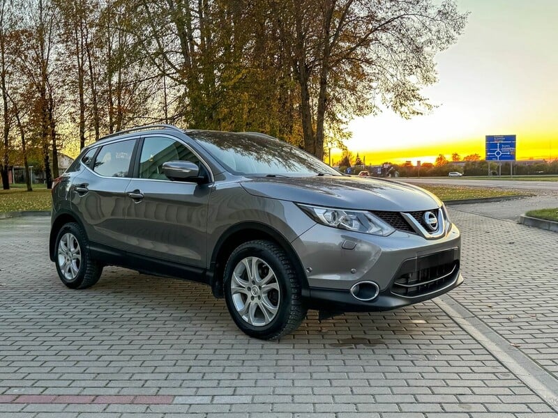 Nissan Qashqai 2014 г Внедорожник / Кроссовер