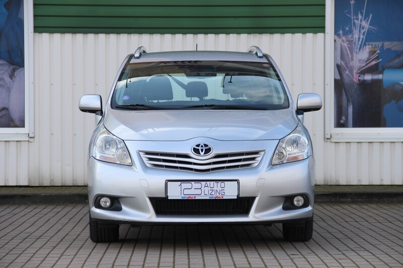 Фотография 3 - Toyota Verso 2012 г Минивэн