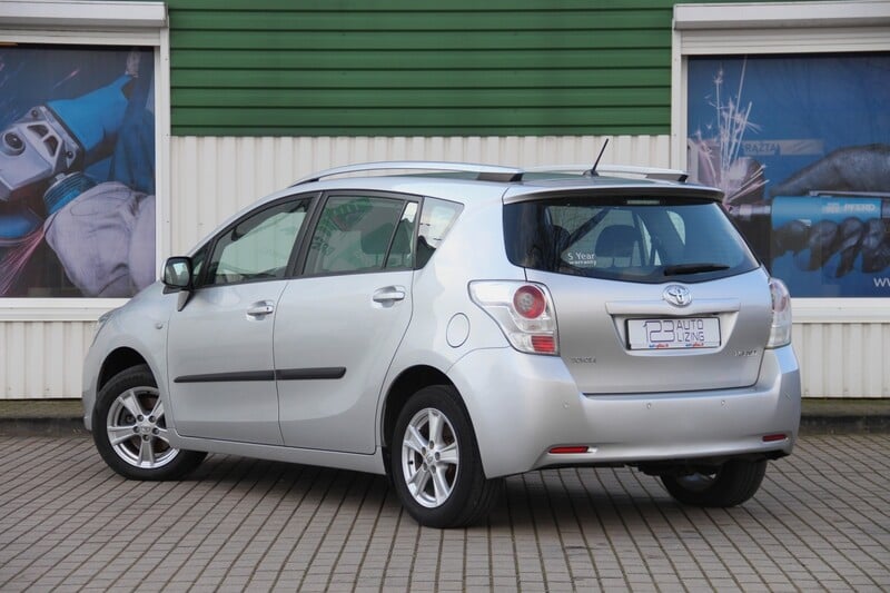 Фотография 6 - Toyota Verso 2012 г Минивэн