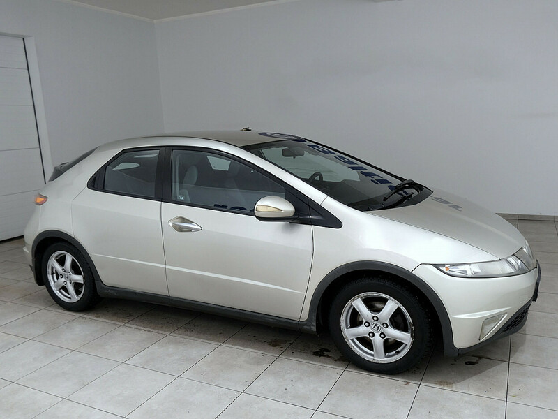 Honda Civic 2006 г Хэтчбек