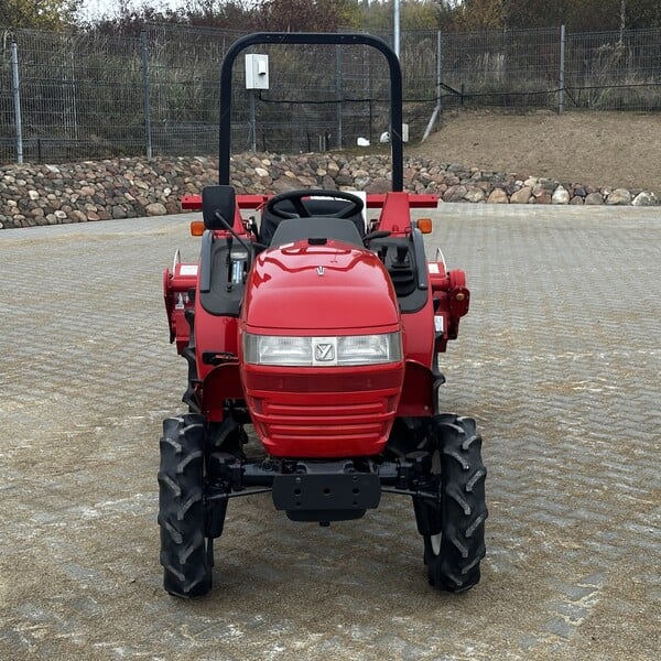 Photo 4 - Yanmar AF-150 2000 y Tractor