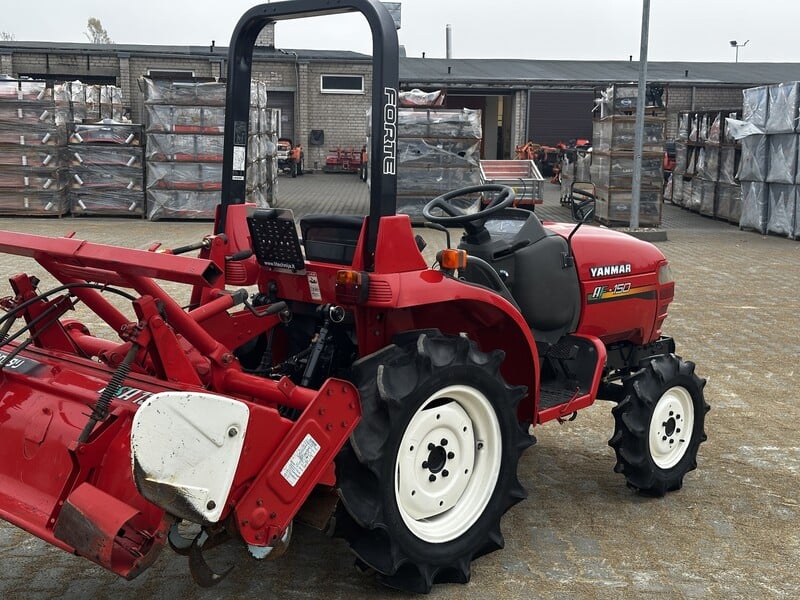 Photo 8 - Yanmar AF-150 2000 y Tractor