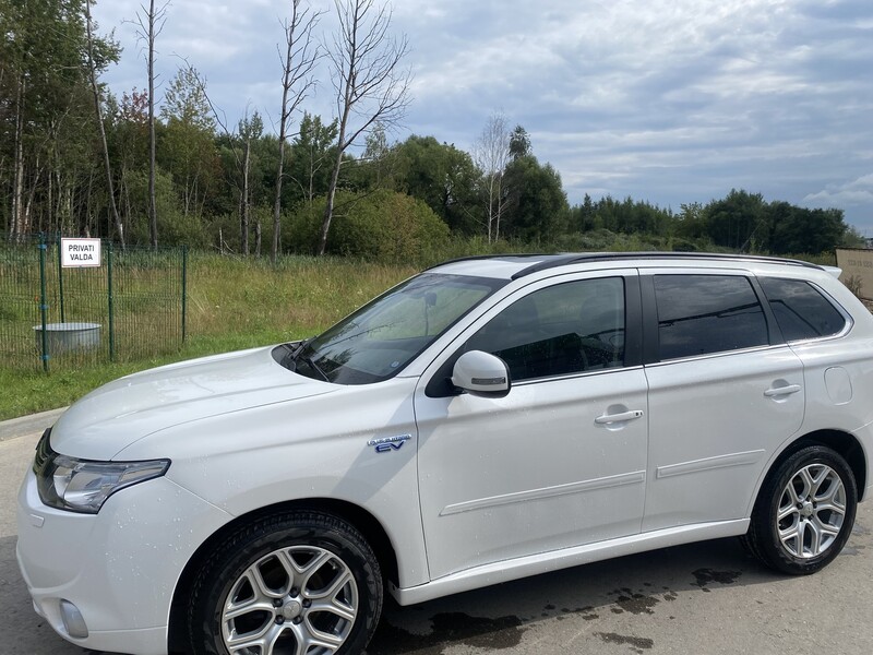 Photo 2 - Mitsubishi Outlander 2014 y Off-road / Crossover