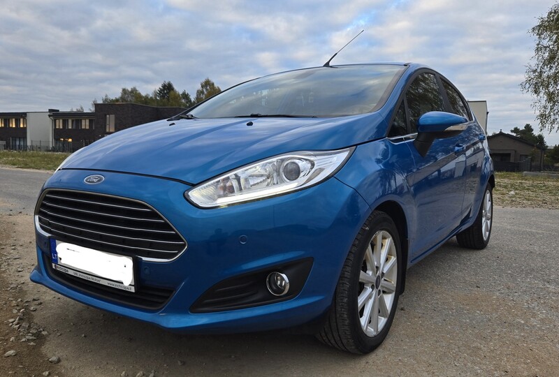 Ford Fiesta Titanium 2017 y