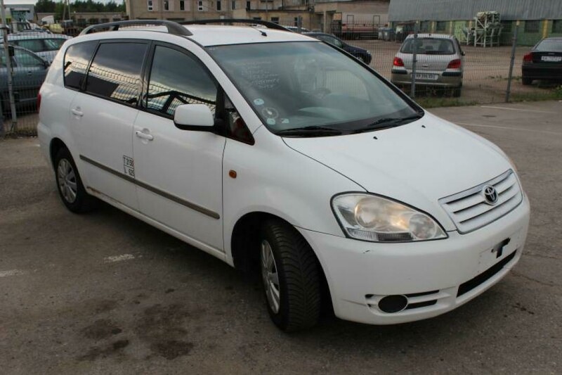 Photo 2 - Toyota Avensis Verso 2001 y Van