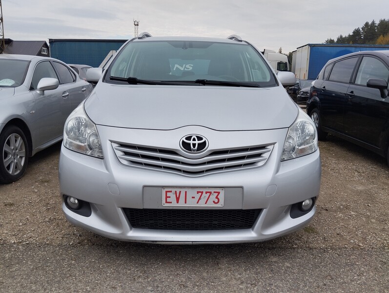 Photo 2 - Toyota Verso 2010 y Van