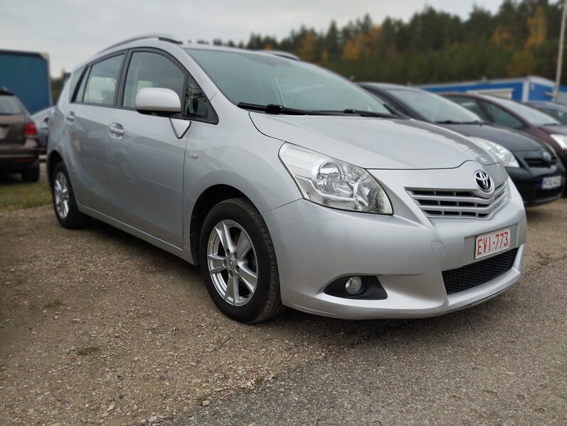 Photo 3 - Toyota Verso 2010 y Van