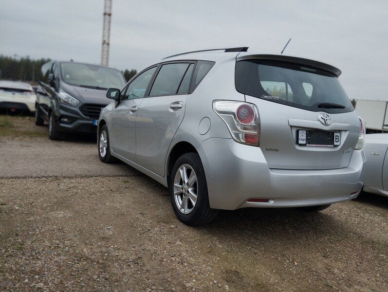 Photo 5 - Toyota Verso 2010 y Van