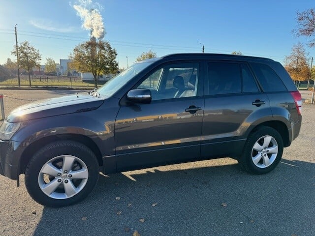 Photo 4 - Suzuki Grand Vitara 2010 y Off-road / Crossover