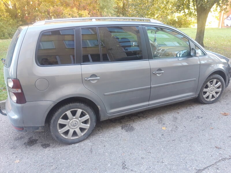 Photo 2 - Volkswagen Touran 2008 y Van