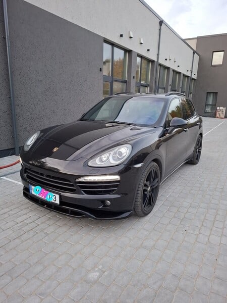 Porsche Cayenne 2011 г Внедорожник / Кроссовер