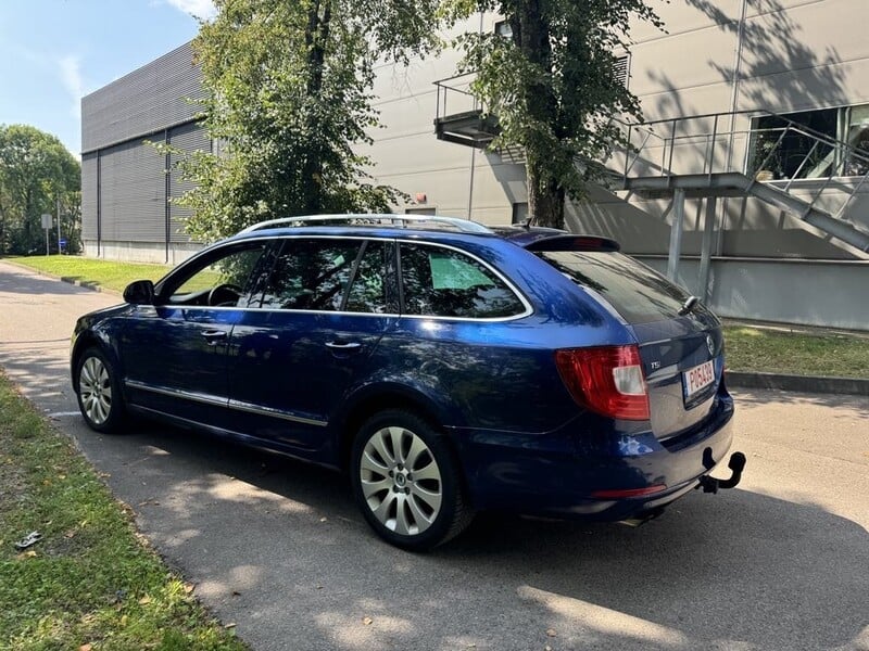 Фотография 6 - Skoda Superb 2010 г Универсал