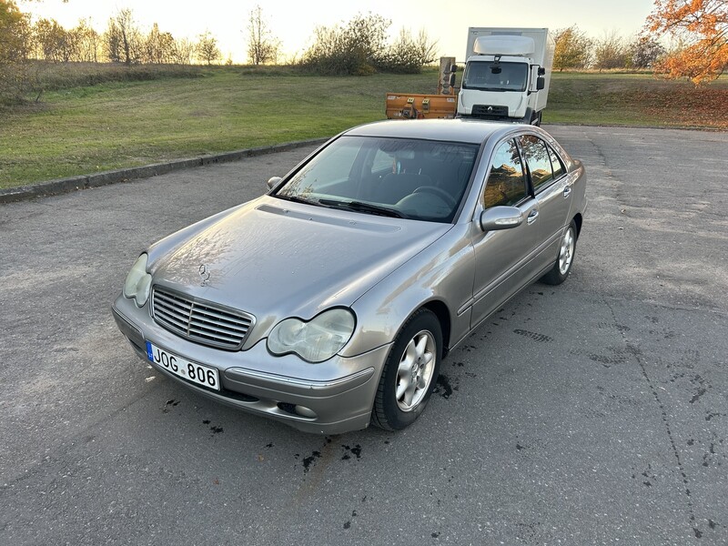 Mercedes-Benz C 220 W203 2004 m