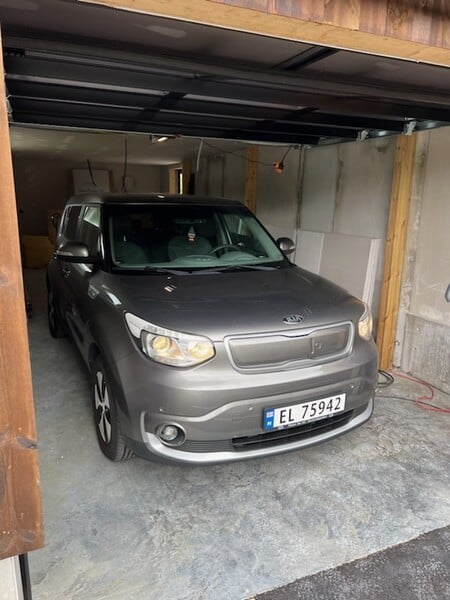 Photo 2 - Kia Soul 2015 y Hatchback