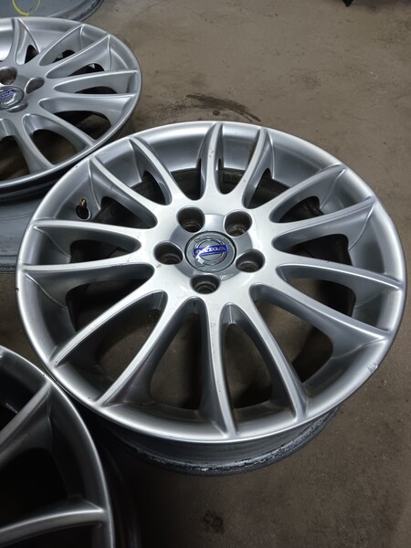 Volvo light alloy R17 rims