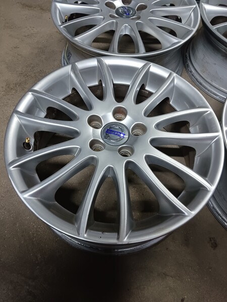 Photo 2 - Volvo light alloy R17 rims