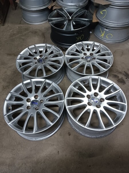 Photo 7 - Volvo light alloy R17 rims