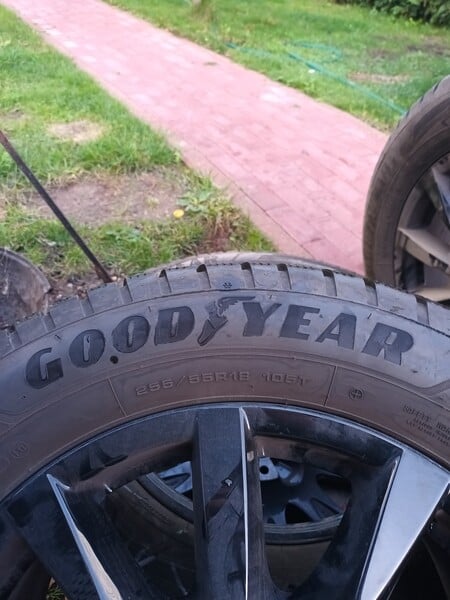 Фотография 2 - Goodyear R18 универсальные шины для автомобилей