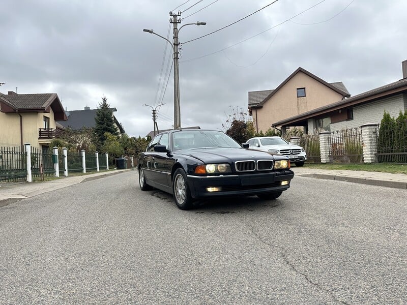 Nuotrauka 1 - Bmw 750 1996 m Sedanas