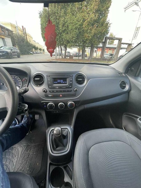 Photo 5 - Hyundai i10 2017 y Hatchback