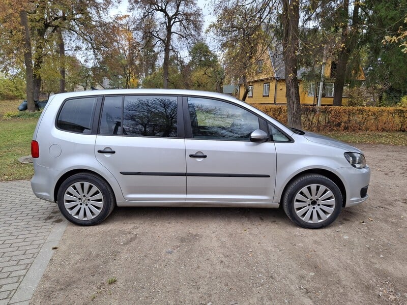 Фотография 6 - Volkswagen Touran 2011 г Минивэн