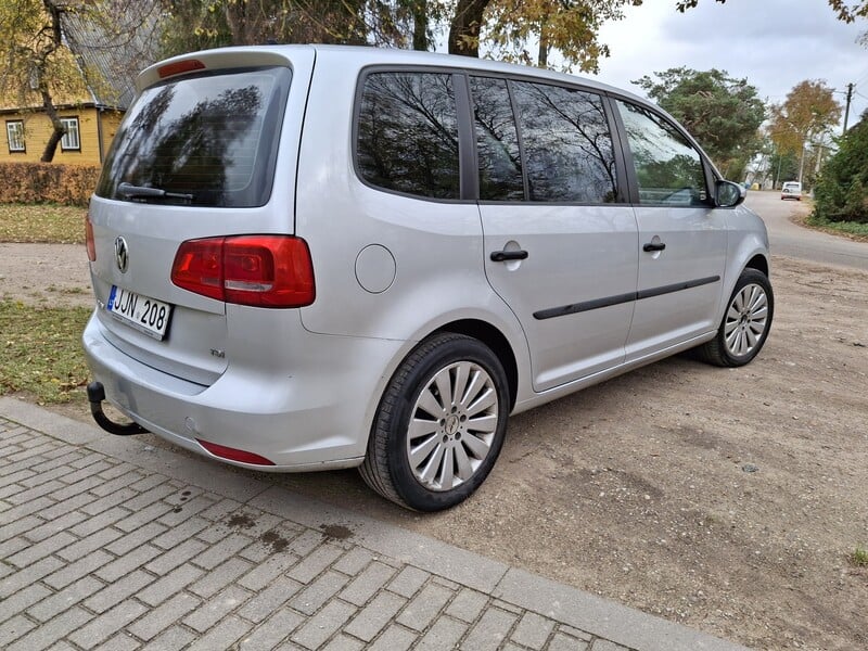 Фотография 7 - Volkswagen Touran 2011 г Минивэн