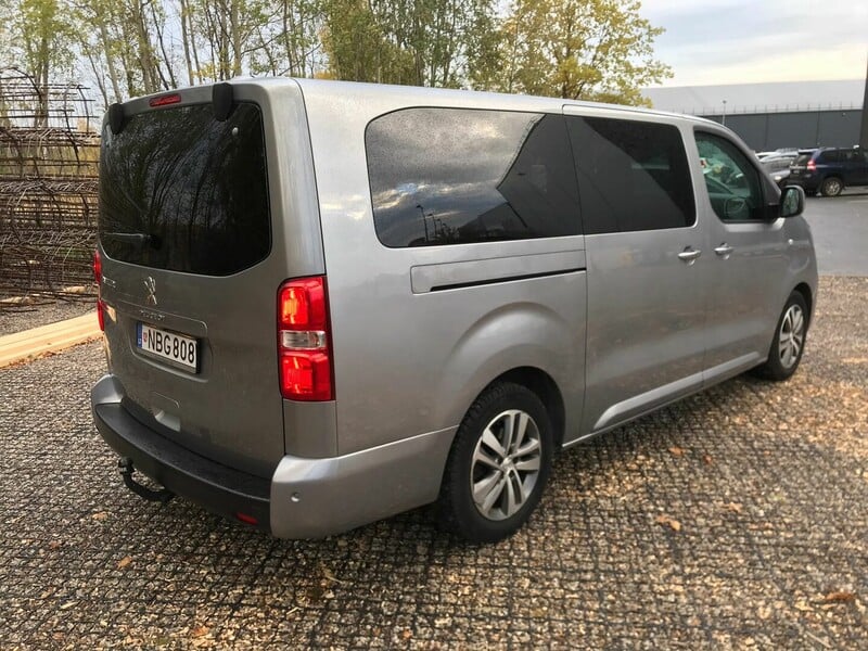 Photo 3 - Peugeot Traveller 2021 y Minibus