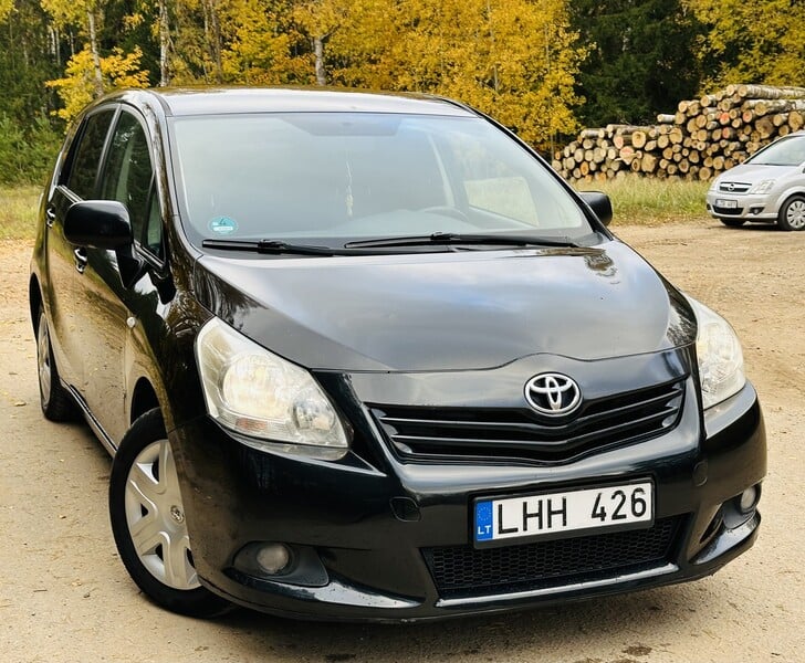 Photo 2 - Toyota Verso 2010 y Van