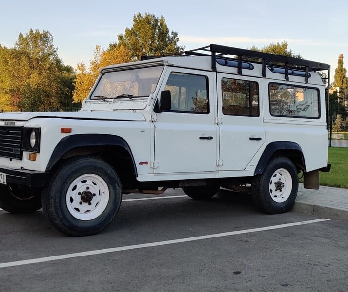 Land Rover Defender 1988 y Off-road / Crossover