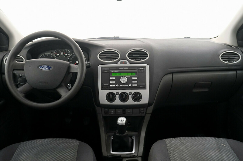 Photo 5 - Ford Focus 2005 y Sedan