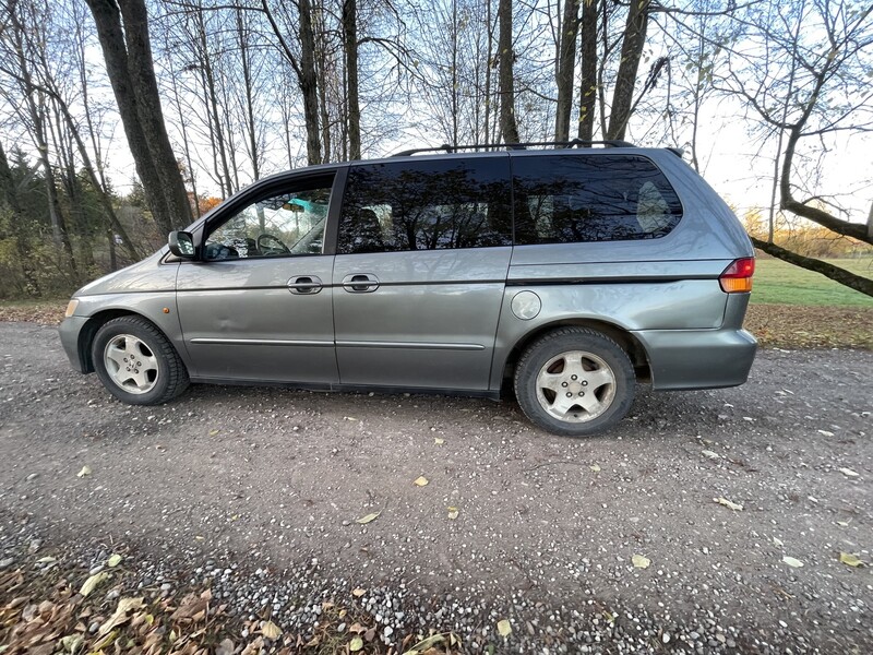 Photo 2 - Honda Odyssey 2000 y Van