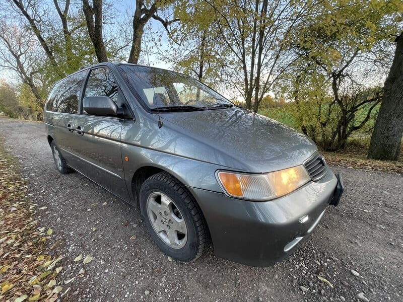 Photo 3 - Honda Odyssey 2000 y Van