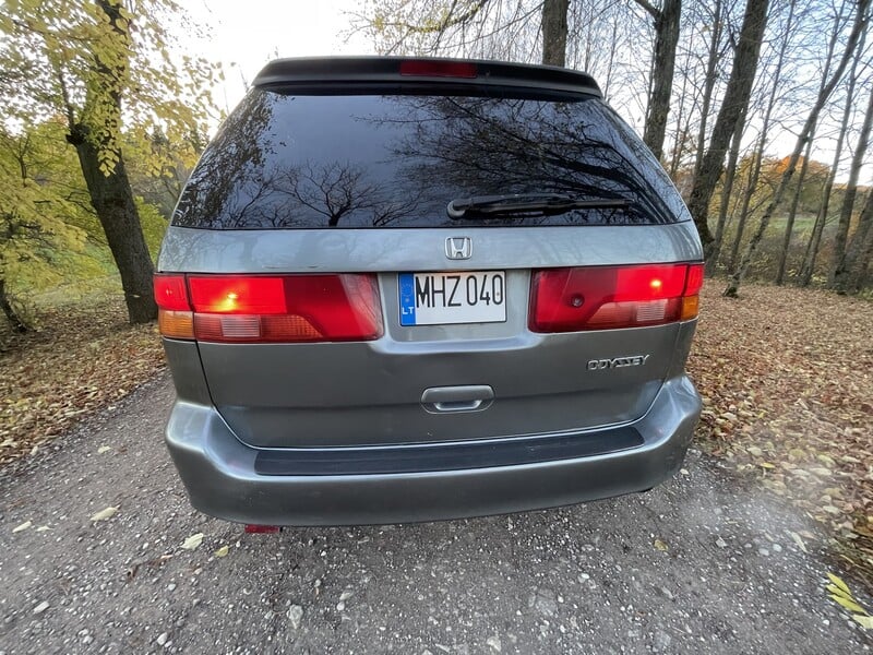 Photo 5 - Honda Odyssey 2000 y Van