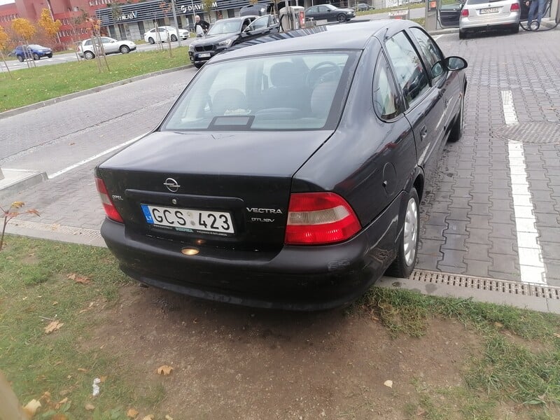 Photo 4 - Opel Vectra 1997 y Sedan