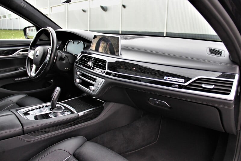 Photo 18 - Bmw 730 2017 y Sedan