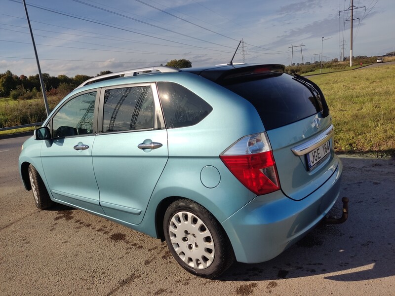 Photo 3 - Honda FR-V 2006 y Hatchback