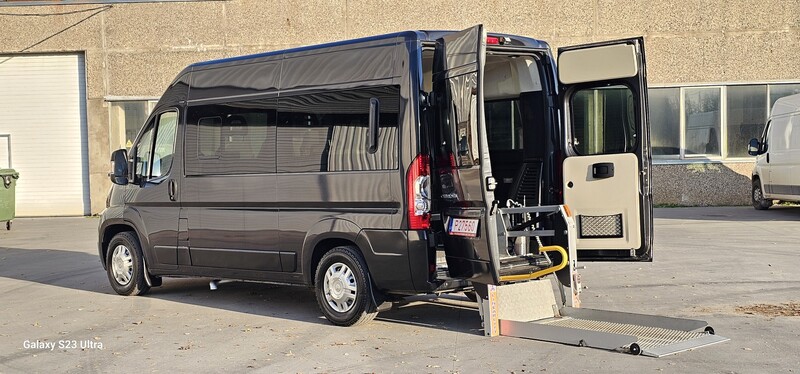 Photo 2 - Citroen Jumper 2013 y Minibus