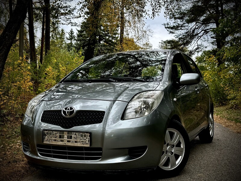 Toyota Yaris II 2008 г