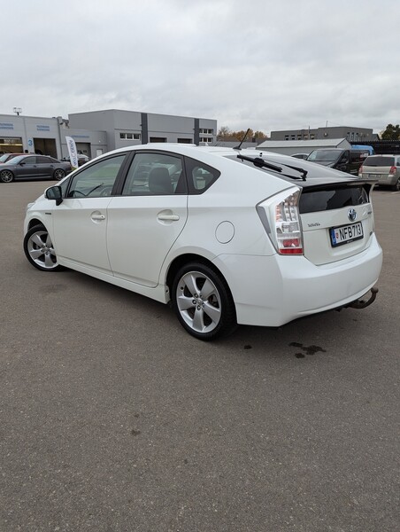 Фотография 5 - Toyota Prius 2010 г Хэтчбек