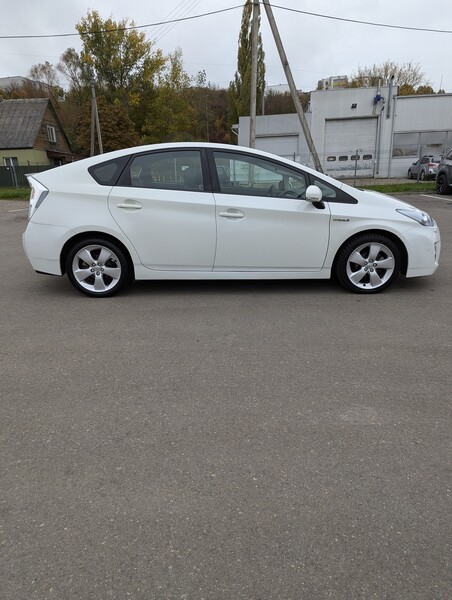 Фотография 6 - Toyota Prius 2010 г Хэтчбек