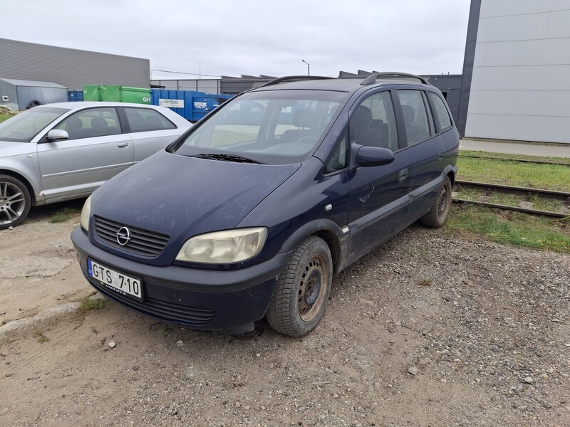 Opel Zafira 2000 г Хэтчбек