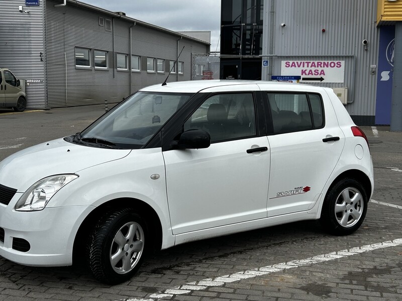 Suzuki Swift 2009 г Хэтчбек