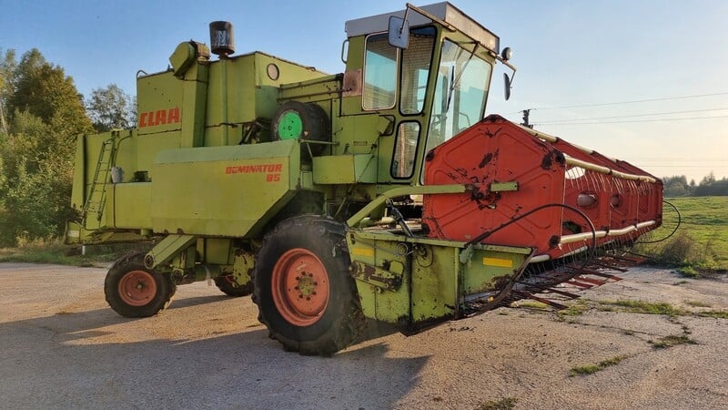 Photo 1 - Claas 1986 y Harvester