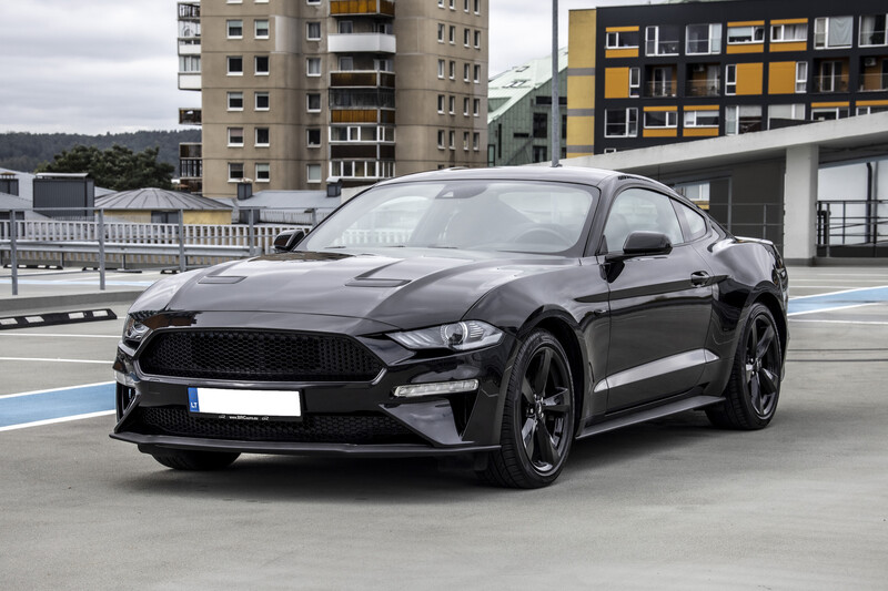 Ford Mustang VI 2021 y