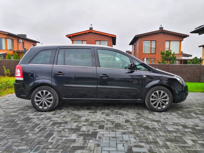 Фотография 4 - Opel Zafira 2011 г Минивэн