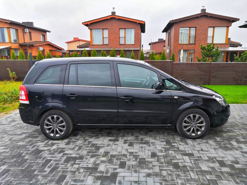 Фотография 18 - Opel Zafira 2011 г Минивэн