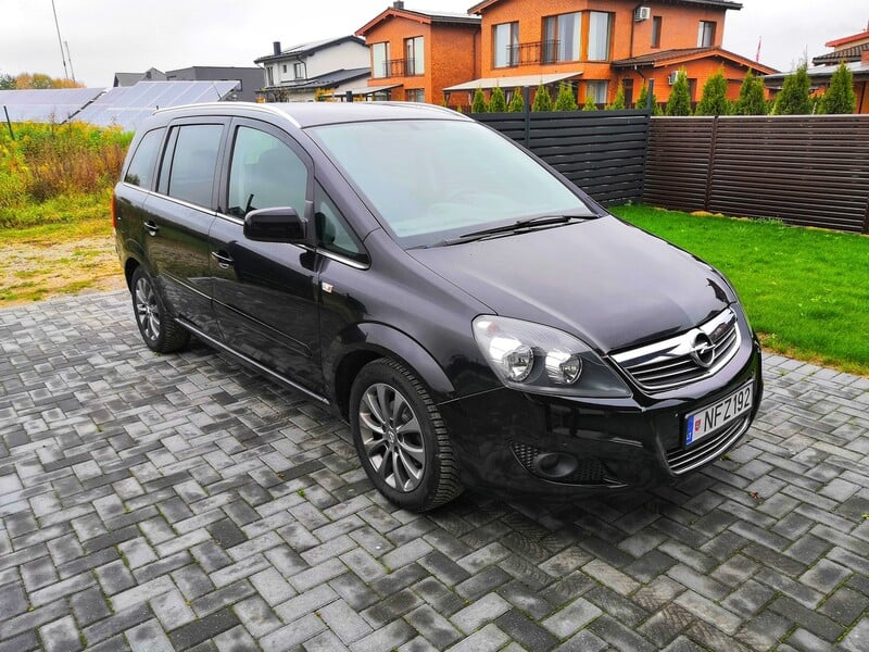 Фотография 17 - Opel Zafira 2011 г Минивэн