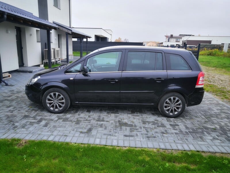 Фотография 22 - Opel Zafira 2011 г Минивэн